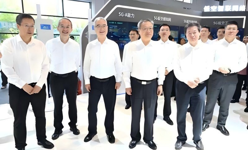 2024低空經(jīng)濟(jì)發(fā)展大會(huì)在蕪湖開(kāi)幕 梁言順出席并宣布開(kāi)幕 王清憲致辭